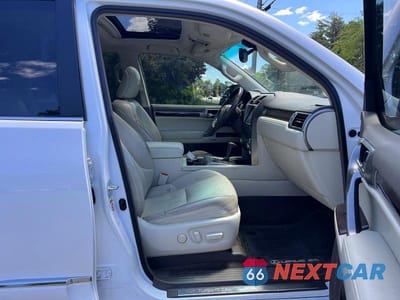 Piąte zdjęcie samochodu w środku: 2017 LEXUS GX 460 VIN:JTJBM7FX5H5167718 - miniatura