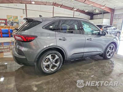 Trzecie zdjęcie samochodu z tyłu: 2025 FORD ESCAPE ST LINE VIN:1FMCU0MNXSUA55134 - miniatura
