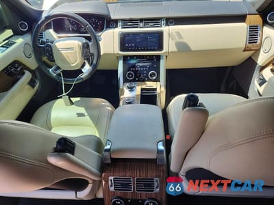 Zdjęcie 8 z 13 samochodu: 2019 LAND ROVER RANGE ROVER VIN:SALGR2RV9KA546025 - miniatura