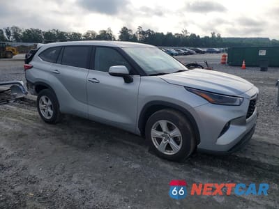 Czwarte zdjęcie samochodu z boku: 2022 TOYOTA HIGHLANDER LE VIN:5TDZZRAH5NS542592 - miniatura