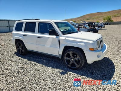Czwarte zdjęcie samochodu z boku: 2010 JEEP PATRIOT SPORT VIN:1J4NT1GA9AD624675 - miniatura