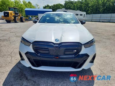 Piąte zdjęcie samochodu w środku: 2024 BMW I5 M60 VIN:WBY43FK0XRCR75222 - miniatura
