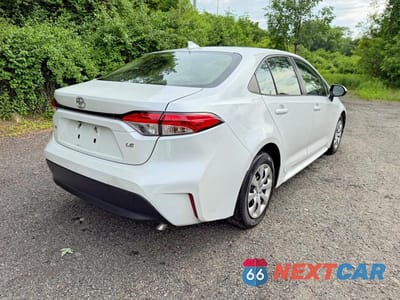 Czwarte zdjęcie samochodu z boku: 2024 TOYOTA COROLLA LE VIN:JTDB4MEE9R3016346 - miniatura