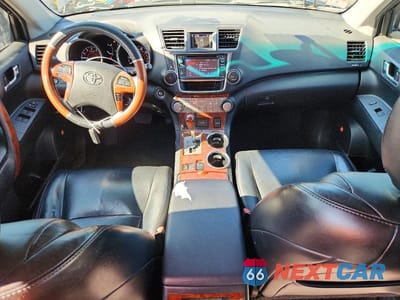 Zdjęcie 8 z 13 samochodu: 2013 TOYOTA HIGHLANDER LIMITED VIN:5TDDK3EH7DS242475 - miniatura