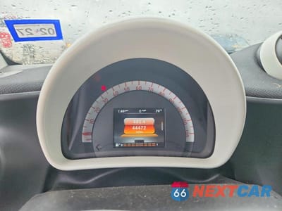 Zdjęcie 9 z 13 samochodu: 2016 SMART FORTWO VIN:WMEFJ5DA7GK142420 - miniatura