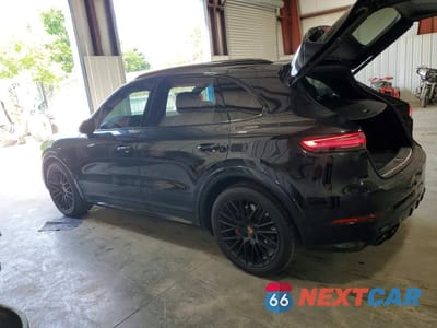 Drugie zdjęcie samochodu z przodu: 2021 PORSCHE CAYENNE GTS VIN:WP1AG2AY0MDA34386 - miniatura