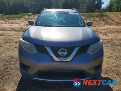 Piąte zdjęcie samochodu w środku: 2015 NISSAN ROGUE SV VIN:KNMAT2MTXFP507032 - miniatura