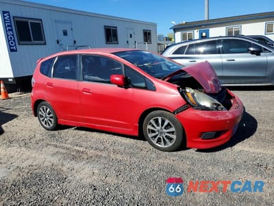 Czwarte zdjęcie samochodu z boku: 2013 HONDA FIT SPORT VIN:JHMGE8H53DC036525 - miniatura
