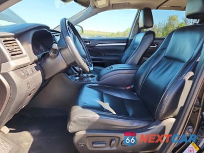Zdjęcie 7 z 13 samochodu: 2019 TOYOTA HIGHLANDER XLE VIN:5TDJZRFHXKS566632 - miniatura