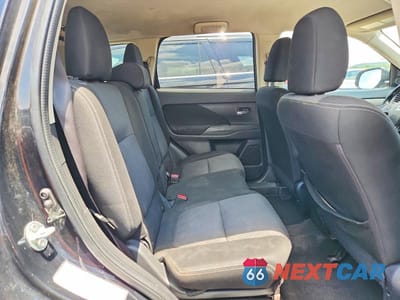 Zdjęcie 11 z 13 samochodu: 2016 MITSUBISHI OUTLANDER SE VIN:JA4AD3A38GZ011797 - miniatura