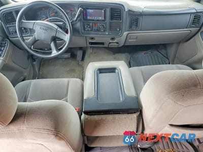 Zdjęcie 8 z 13 samochodu: 2004 GMC YUKON VIN:1GKEC13Z14R245781 - miniatura