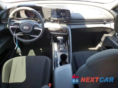 Zdjęcie 8 z 12 samochodu: 2022 HYUNDAI ELANTRA SEL VIN:5NPLM4AG7NH079228 - miniatura