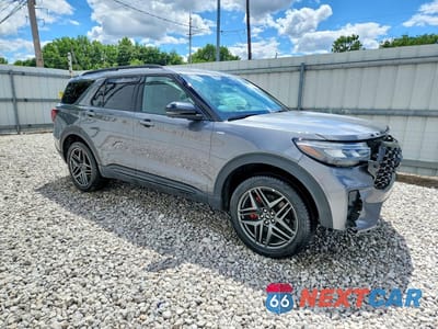 Czwarte zdjęcie samochodu z boku: 2025 FORD EXPLORER ST-LINE VIN:1FMUK8KH9SGB64236 - miniatura