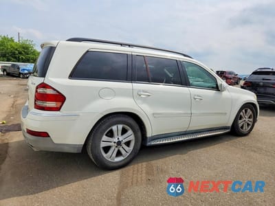 Trzecie zdjęcie samochodu z tyłu: 2008 MERCEDES-BENZ GL 450 4MATIC VIN:4JGBF71E98A427365 - miniatura