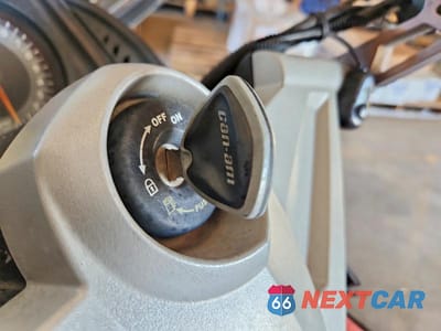 Zdjęcie 8 z 9 samochodu: 2009 CAN-AM SPYDER ROADSTER RS VIN:2BXJAXA139V002885 - miniatura