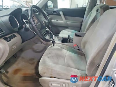 Zdjęcie 7 z 13 samochodu: 2010 TOYOTA HIGHLANDER BASE VIN:5TDBK3EH1AS023157 - miniatura