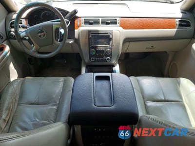 Zdjęcie 8 z 13 samochodu: 2007 GMC YUKON XL C1500 VIN:1GKFC16067R269466 - miniatura
