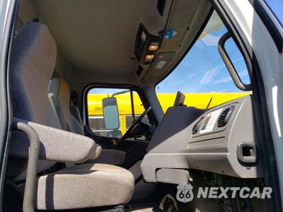 Piąte zdjęcie samochodu w środku: 2020 FREIGHTLINER 108SD BUCKET TRUCK VIN:3ALDG0FE8LDLW4795 - miniatura