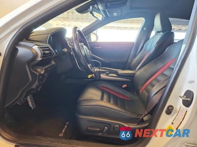 Zdjęcie 7 z 12 samochodu: 2019 LEXUS IS 300 VIN:JTHBA1D28K5100505 - miniatura