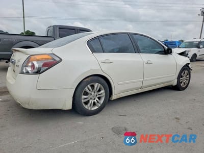 Trzecie zdjęcie samochodu z tyłu: 2012 NISSAN ALTIMA 2.5 VIN:1N4AL2AP2CN532902 - miniatura
