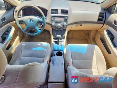 Zdjęcie 8 z 12 samochodu: 2003 HONDA ACCORD LX VIN:JHMCM56343C023833 - miniatura