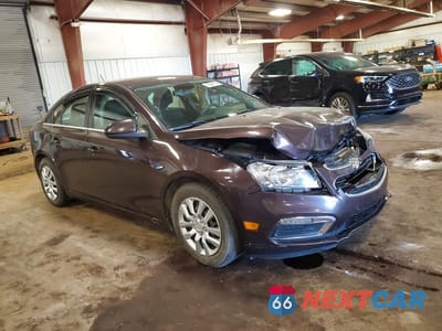 Czwarte zdjęcie samochodu z boku: 2015 CHEVROLET CRUZE LT VIN:1G1PC5SB1F7238451 - miniatura