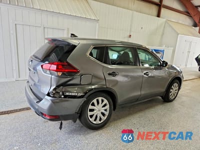Trzecie zdjęcie samochodu z tyłu: 2018 NISSAN ROGUE S VIN:KNMAT2MV6JP543116 - miniatura