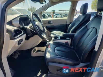 Zdjęcie 7 z 14 samochodu: 2024 CHRYSLER PACIFICA TOURING L VIN:2C4RC1BG5RR156228 - miniatura