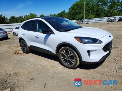 Czwarte zdjęcie samochodu z boku: 2021 FORD ESCAPE SE VIN:1FMCU9G62MUA16405 - miniatura