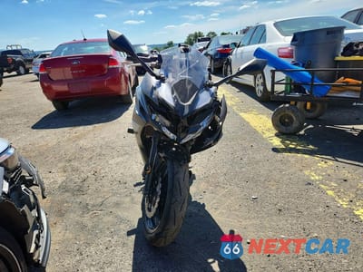 Drugie zdjęcie samochodu z przodu: 2023 KAWASAKI EX650 R VIN:ML5EXER13PDAB1080 - miniatura
