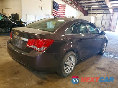 Trzecie zdjęcie samochodu z tyłu: 2015 CHEVROLET CRUZE LT VIN:1G1PC5SB1F7238451 - miniatura