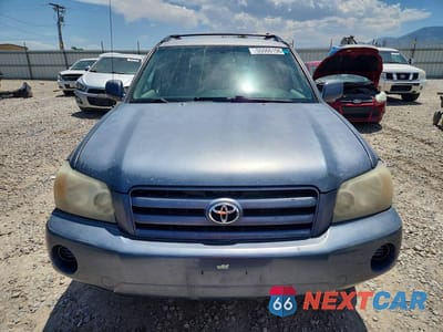 Piąte zdjęcie samochodu w środku: 2005 TOYOTA HIGHLANDER LIMITED VIN:JTEDP21A850084992 - miniatura