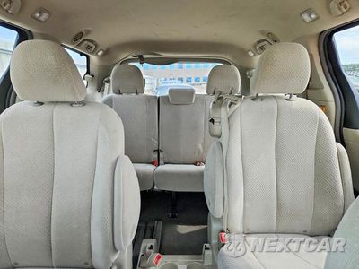 Zdjęcie 10 z 13 samochodu: 2011 TOYOTA SIENNA LE VIN:5TDKK3DC0BS037624 - miniatura
