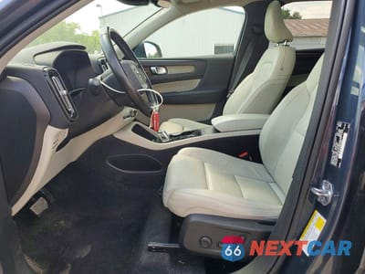 Zdjęcie 7 z 12 samochodu: 2020 VOLVO XC40 T5 INSCRIPTION VIN:YV4162UL1L2263283 - miniatura