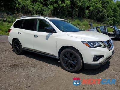 Czwarte zdjęcie samochodu z boku: 2017 NISSAN PATHFINDER S VIN:5N1DR2MM8HC681398 - miniatura