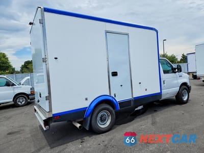 Trzecie zdjęcie samochodu z tyłu: 2023 FORD E350 REFRIGERATED BOX TRUCK VIN:1FDWE3FKXPDD14758 - miniatura