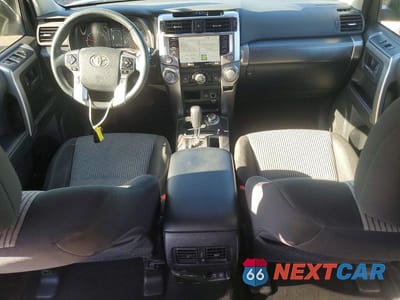 Zdjęcie 8 z 13 samochodu: 2021 TOYOTA 4RUNNER SR5 VIN:JTEMU5JR0M5962609 - miniatura