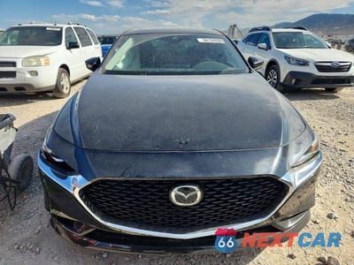 Piąte zdjęcie samochodu w środku: 2021 MAZDA 3 PREFERRED VIN:JM1BPBCL8M1305817 - miniatura