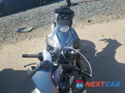Piąte zdjęcie samochodu w środku: 2025 BMW S 1000 RR VIN:WB10P2308S6L47463 - miniatura