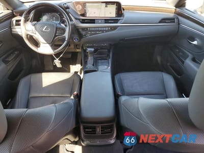 Zdjęcie 8 z 12 samochodu: 2019 LEXUS ES 300H VIN:JTHB21B16K2040152 - miniatura