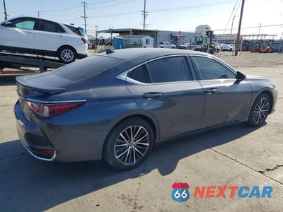 Trzecie zdjęcie samochodu z tyłu: 2023 LEXUS ES 300H BASE VIN:58ADA1C1XPU030526 - miniatura