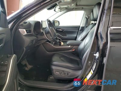 Zdjęcie 7 z 14 samochodu: 2021 TOYOTA HIGHLANDER XLE VIN:5TDHZRBH6MS095151 - miniatura