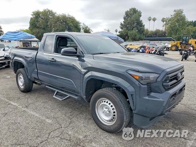 Czwarte zdjęcie samochodu z boku: 2025 TOYOTA TACOMA SR VIN:3TYJDAHN1ST026738 - miniatura