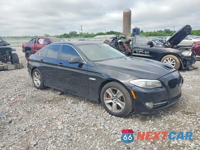 Czwarte zdjęcie samochodu z boku: 2011 BMW 528 I VIN:WBAFR1C59BC750380 - miniatura