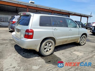 Trzecie zdjęcie samochodu z tyłu: 2004 TOYOTA HIGHLANDER VIN:JTEDP21A740041131 - miniatura