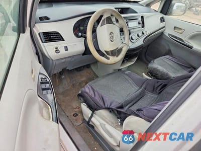 Zdjęcie 8 z 13 samochodu: 2013 TOYOTA SIENNA L 7-PASSENGER VIN:5TDZK3DC9DS294539 - miniatura