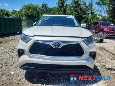 Piąte zdjęcie samochodu w środku: 2023 TOYOTA HIGHLANDER LIMITED VIN:5TDKDRBH5PS020580 - miniatura