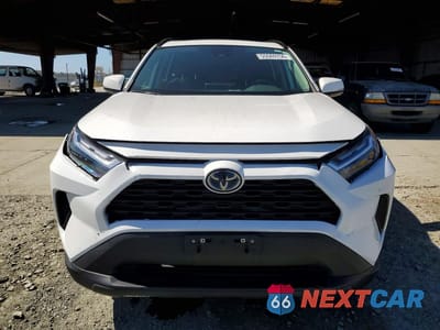 Piąte zdjęcie samochodu w środku: 2024 TOYOTA RAV4 HYBRID XLE VIN:2T3RWRFV9RW188913 - miniatura