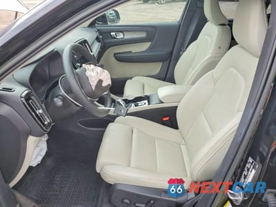 Zdjęcie 7 z 12 samochodu: 2023 VOLVO XC40 PLUS VIN:YV4L12UN1P2943134 - miniatura