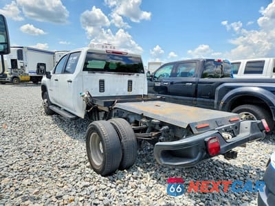 Trzecie zdjęcie samochodu z tyłu: 2024 CHEVROLET SILVERADO K3500 VIN:1GC4YSEY1RF300709 - miniatura